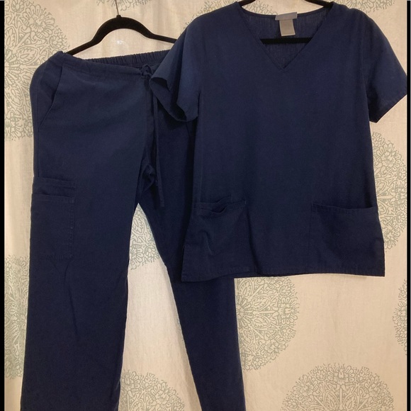 Womens Scrubs - Picture 2 of 4